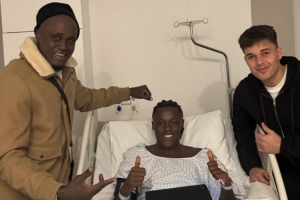 早日康复！葡体18岁边锋昆达社媒晒手术成功照片