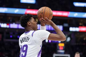 还得积累经验！5号秀贝利5犯出战24分钟 13中4&三分5中1拿10分