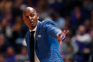 都在投三分！便士：对纯粹热爱篮球的人来说 NBA已经不那么好看了