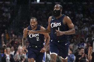 老头乐！船记：快船今日首发4人超34岁 2016年以来NBA首队！