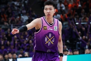 难顶！北控全队仅两人得分上双：佩里17分 廖三宁10分