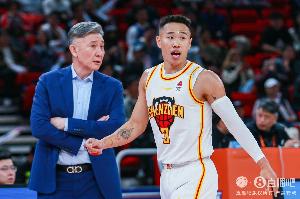 郑永刚：贺希宁对待比赛&训练的态度是全队公认的 他夏天练得很苦