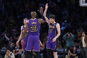 皮尔斯：早说了詹东里根本不兼容 当时都说我是黑子 现在呢？