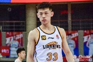 5失误太多了！王岚嵚10中4拿到12分2篮板3助攻