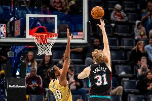 6盖帽！萨尔：这主要归功于队友他们高位防守 我在篮下完成补防