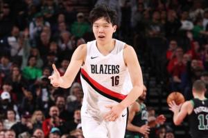 👏杨瀚森出场10分38秒 命中生涯第2记三分贡献3分4板 正负值+6