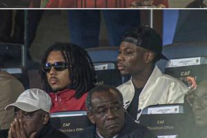 有根！姆总 琼阿梅尼 孔德观战非洲杯，2人喀麦隆血统1人贝宁血统