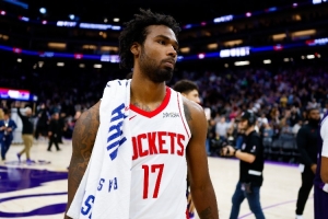 火箭侧翼迎回强援芬尼·史密斯 但伊森或因续约难题成交易牺牲品