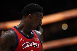 锡安：上半场我们前场篮板被太阳抢爆了 细节差距左右了比赛走势