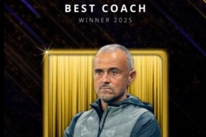 带领巴黎队史首夺欧冠！官方：恩里克当选环足奖年度最佳主帅