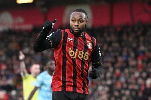 德天空：塞梅尼奥与曼城就1月转会达协议，俱乐部之间正谈判