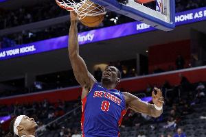 杜伦是联盟本赛季仅有3位至少18分10板1冒球员 另两位是文班&浓眉