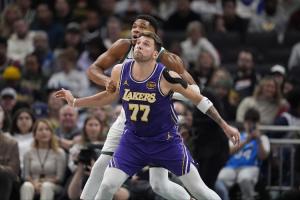 全明星球迷投票首期：东契奇领跑 字母哥东部第一 詹姆斯西部第九