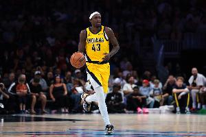 根本顶不住！西亚卡姆16中8砍全队最高23分 另有4板4助