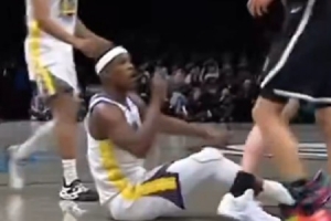 JB真硬！单打篮网新秀沃尔夫 巴特勒狂喷：白人男孩 TM给我闭嘴