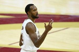 DPOY有实力！莫布里13投7中砍下16分7篮板3盖帽 正负值+11