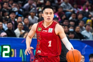 媒体人：曾凡博登场要明年了 陈盈骏上午刚刚对鼻部做了手术