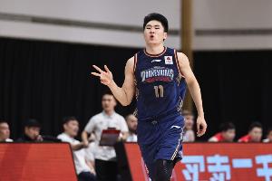 今天打得好！赵柏清13中8拿下全队最高20分外加4板3助