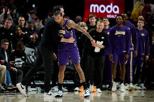 尼克·史密斯：会把比赛用球摆在我妈家的奖杯柜里 心怀感恩