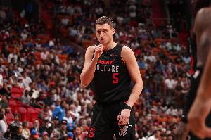 鲍威尔：现在的约维奇才是我们想要的 按你自己的风格去打就行