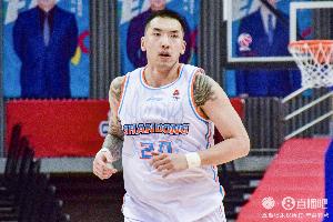 拼劲十足！陶汉林9中4拿到9分13板2帽 正负值+15