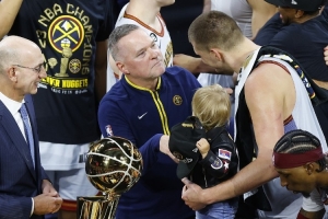 开拓者媒体人：我看好斯普利特 马龙在掘金第1年也菜后来却能夺冠