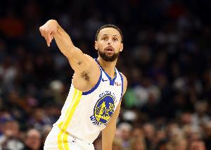 😉3中0之后12中8！库里多个2+1&3+1被吹 依旧砍下27分5助！