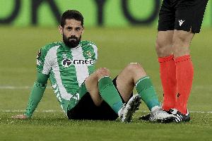 喝凉水塞牙！伊斯科重伤复出后被队友踢伤，保守治疗不成又做手术