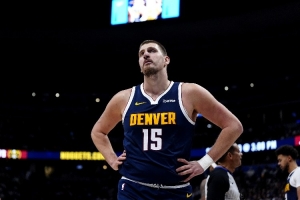 解说：约基奇是地板流本来对自己保护得很好 不知掘金能否撑得住