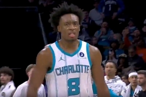 投疯了！塞克斯顿三分再中 个人连中3记三分带队轰11-0！