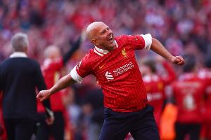 TA回顾利物浦2025年：最佳球员索博 卫冕之路早早结束令人惊讶