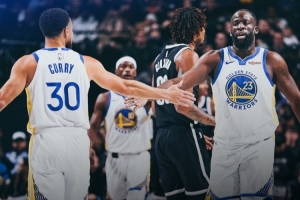 拒绝连败！勇士官方晒出本场获胜海报：库里、追梦、巴特勒同框