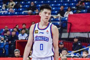 表现辣眼！林庭谦10投仅3中拿到7分2板2助 正负值低至-30！