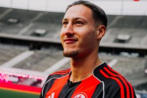 狂赚159倍🚀法鹰新援1年前踢第4级别联赛 埃弗斯堡5万买800万卖