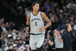 外线不准靠杀伤！马刺全队36罚30中 骑士为20罚18中