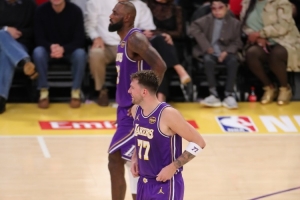 追梦：詹姆斯东契奇和雷迪克很合拍 湖人进攻很棒但防守需提升