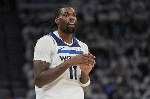 板凳匪徒！纳兹·里德18中11砍全场最高33分 三分10中6