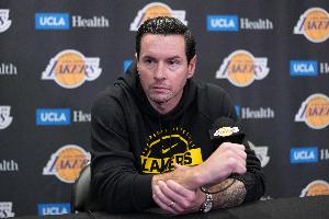 雷迪克：活塞在每个回合中都会犯规 你必须克服困难继续比赛