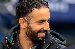 多位记者谈阿莫林：老是惦记他那三中卫，这是他的最大问题