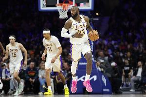 尼克·杨：湖人是最强的烂队 碰到强队时跟对面根本不是一个档次