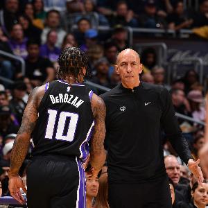 烂成这样？国王全场得分最高为替补新秀18分 德罗赞仅8分