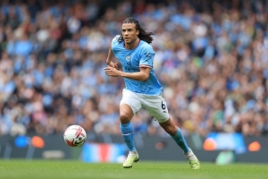 阿斯：阿克符合巴萨引援标准，能否完成交易关键在于曼城的策略