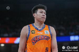 还要打潜力赛呢！闫鹏飞替补11中8高效拿下16分3板2帽