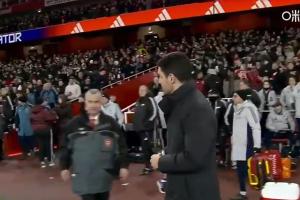 👀去哪了？埃梅里赛后未找阿尔特塔握手，塔多次回头对方都没来