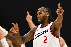 怎一个稳字了得！莱昂纳德19中11得33分5板5助3断1帽 正负值+31