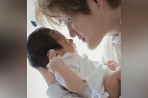 年轻的爸爸！刘祝润晒娃：今年收到最珍贵的礼物，跨年阵容升级