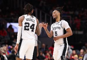 已2连败！明天马刺迎战尼克斯 瓦塞尔缺阵 卡斯尔出战成疑