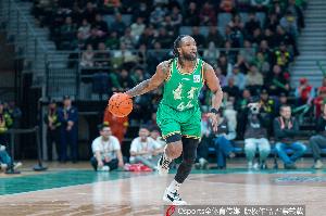 次节没得分！威尔斯半场6中3拿到9分3助攻