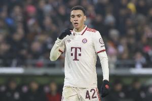 图片报：穆西亚拉将在1月全面参与拜仁合练，可能获短暂出场时间