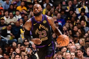 詹姆斯：我们明白活塞的禁区得分能力 所以努力让他们从外线投篮